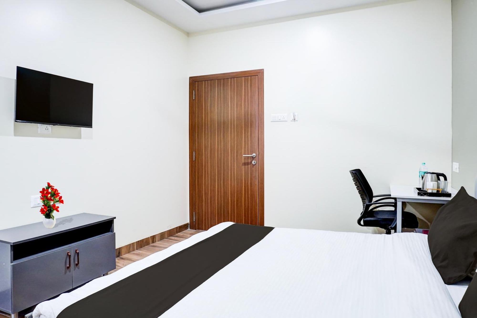 Super Collection O Pashan-Sus Road Baner Formerly Grey Stone Pune Exterior photo